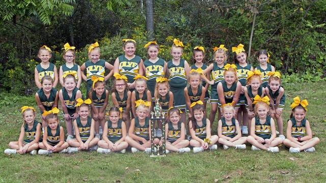 7791458_web1_hj-juniorcheerleaders-103124-11
