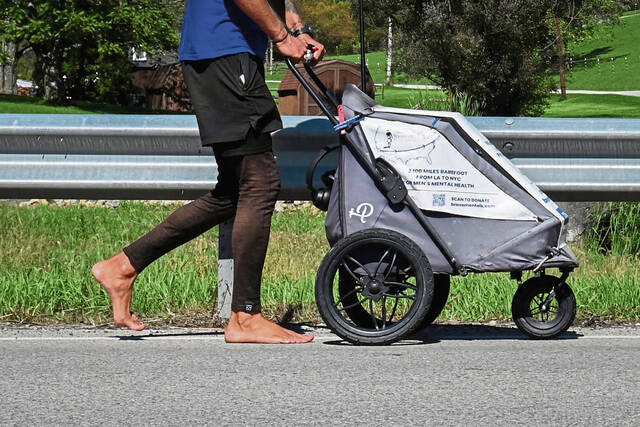 7794218_web1_gtr-BarefootWalk006-100424