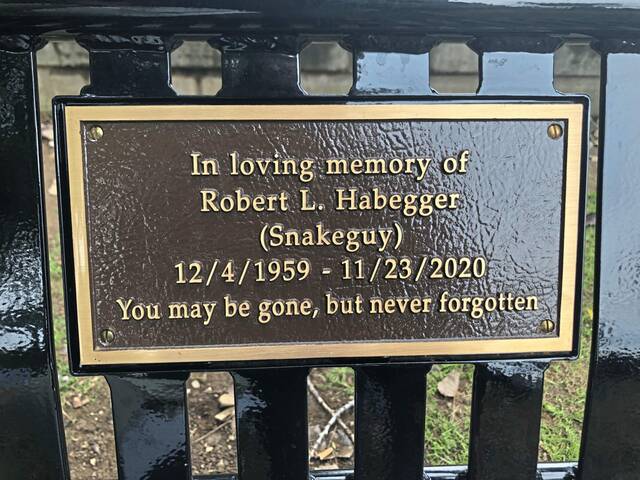 7794433_web1_HER-SnakeBench2-101024
