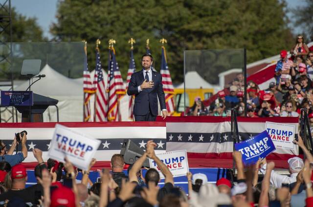 7797997_web1_PTR-TrumpLive13