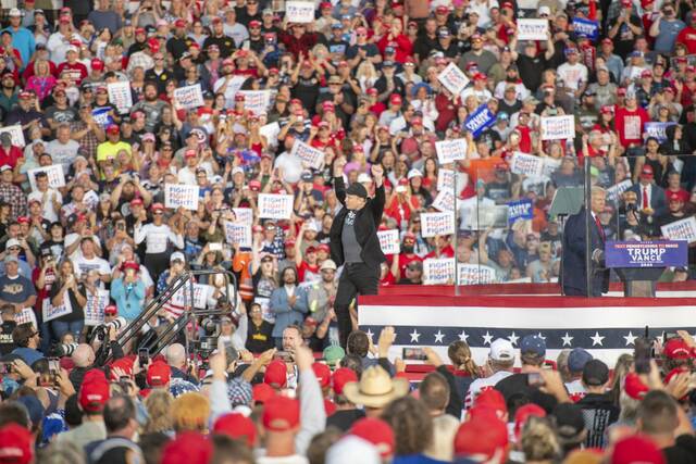 7797997_web1_PTR-TrumpLive21