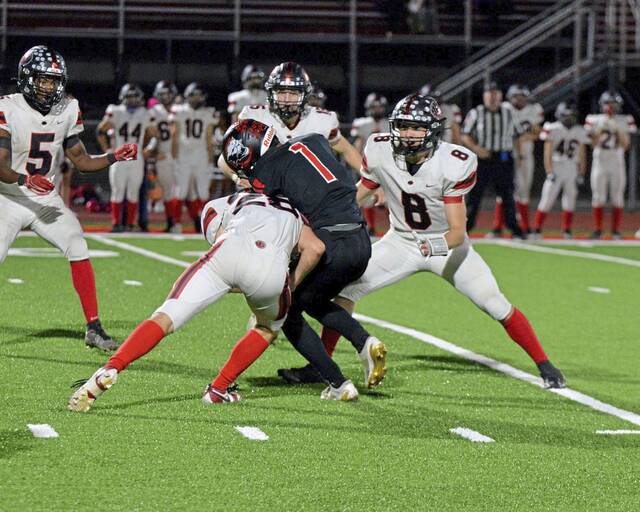 Ligonier Valley ground game takes it to Charleroi