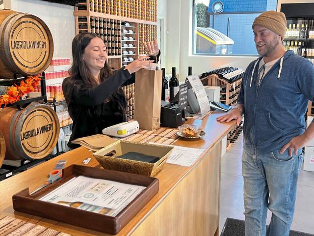7806389_web1_her-winery-101724-4