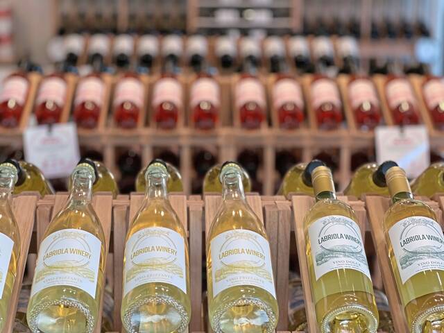 7806389_web1_her-winery-101724-9