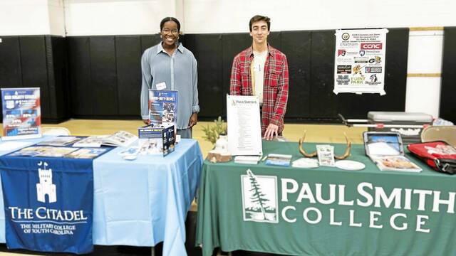 7816155_web1_te-collegefair-101724-3