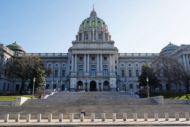7820224_web1_web-harrisburgcapitol