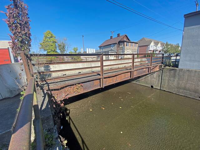 7823948_web1_gtr-6thstbridge2
