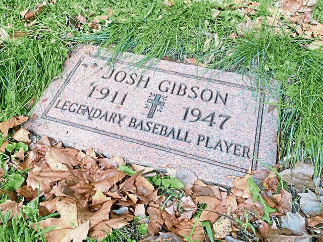 7831048_web1_gtr-famousgraves-gibson