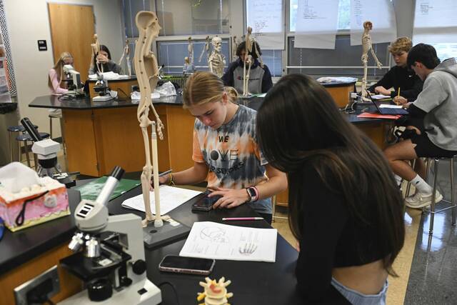 7831580_web1_gtr-medicinecourse002