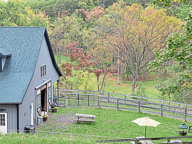 7832510_web1_sew-stableairbnb-102424-10