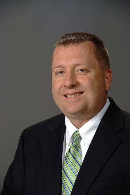 In 2nd stint with team, new coach wants Norwin hockey to push pace