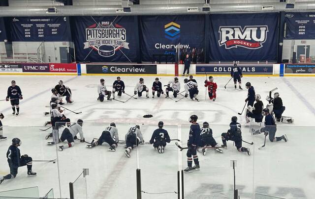 7838572_web1_ptr-RMorrisHockeyC-101724