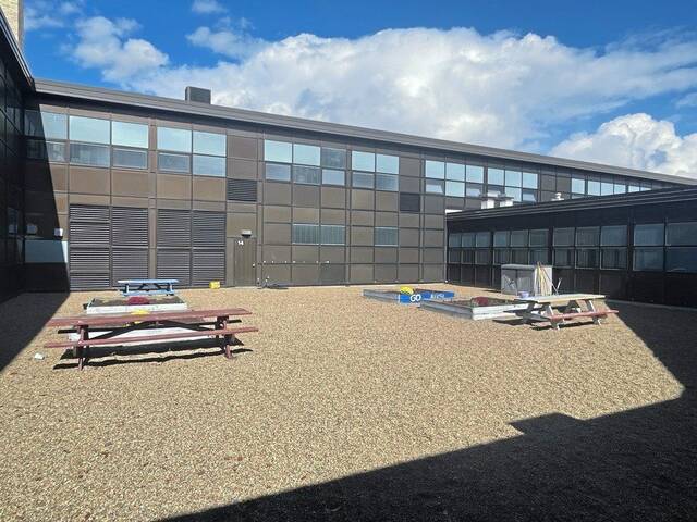 7847615_web1_vnd-HMSCourtyard1