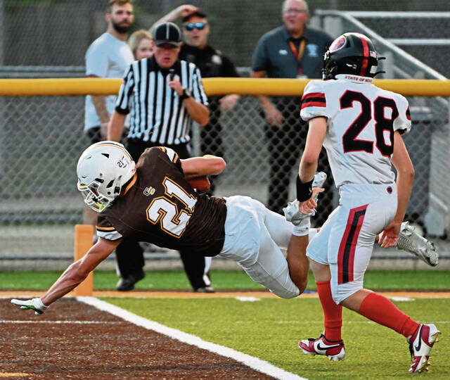 Westmoreland County high school football notebook: Playoff races coming down to wire