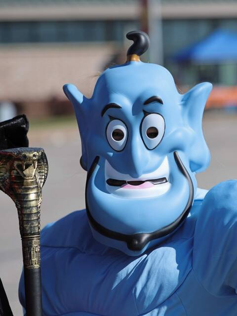 7859841_web1_hj-halloweenparade-103124-13