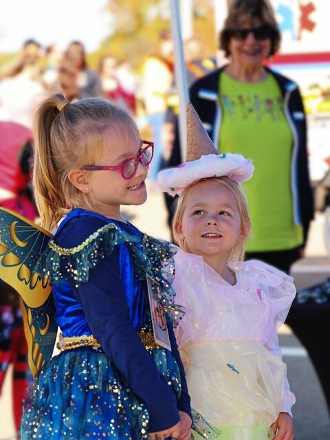 7859841_web1_hj-halloweenparade-103124-4