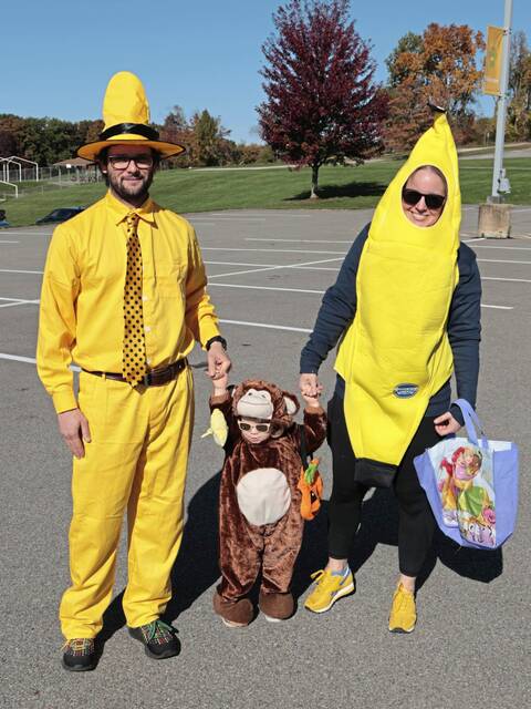 7859841_web1_hj-halloweenparade-103124-9