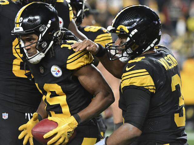7880523_web1_ptr-SteelersGiants14-102924