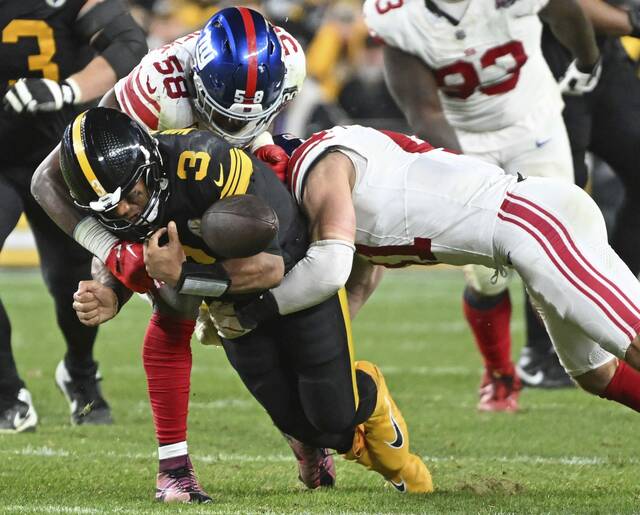 7880523_web1_ptr-SteelersGiants20-102924