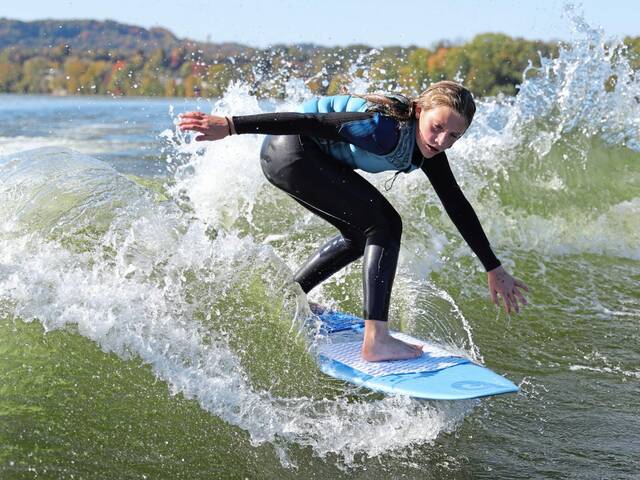 7880910_web1_hj-wakesurfing-112124-1