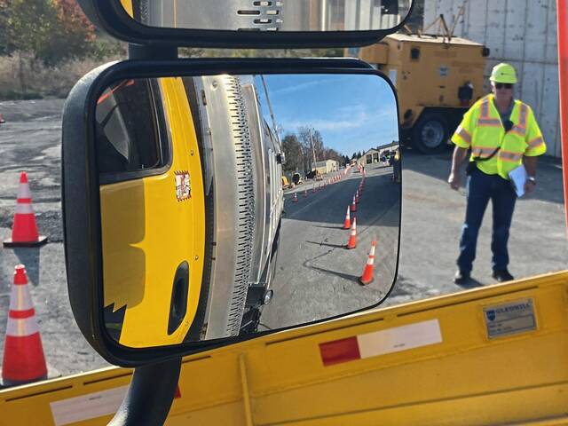 7891405_web1_gtr-penndotplow2
