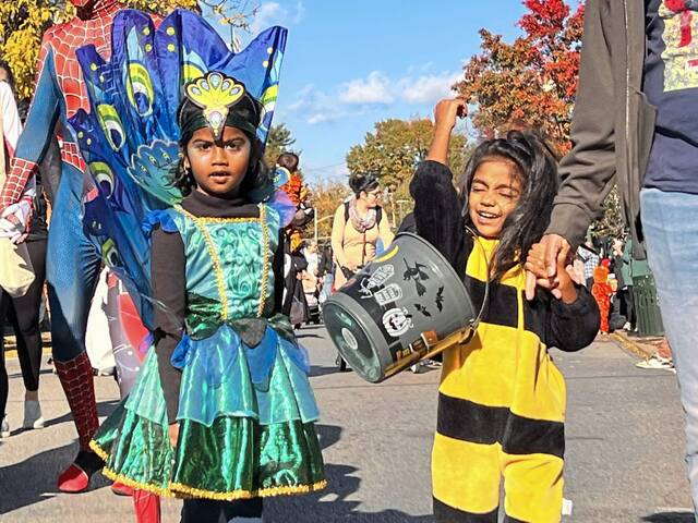 7879577_web1_her-parade-110724-7