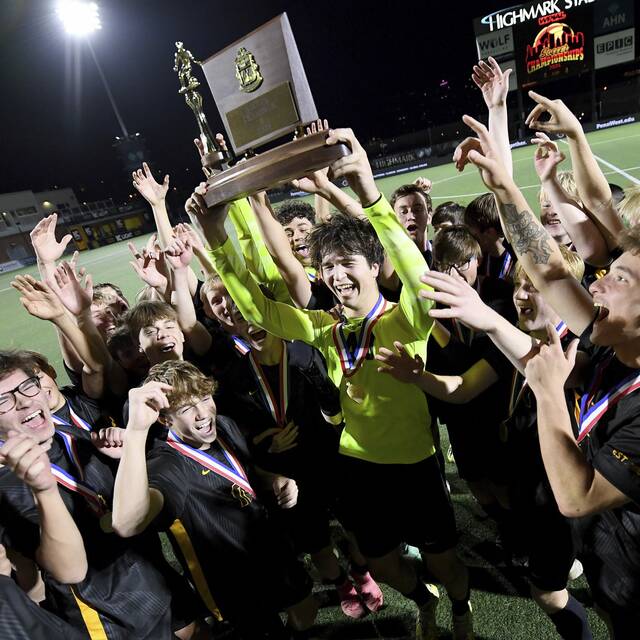 Bentworth switches goalkeepers for shootout, gets past OLSH to repeat as WPIAL champs