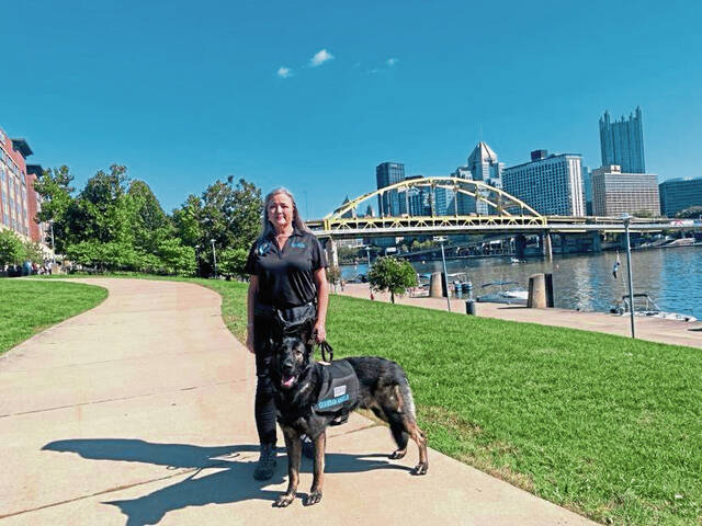 7901356_web1_gtr-servicedogsvets-3