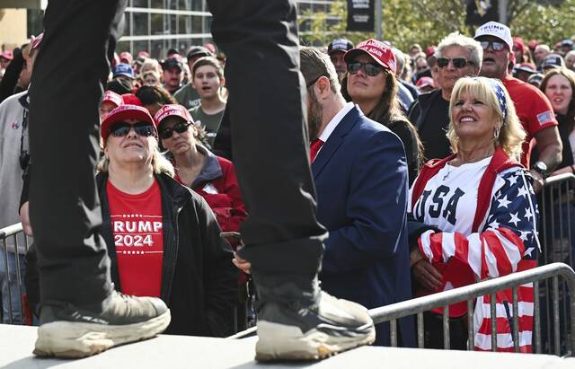 7903050_web1_ptr-Trump004-110524