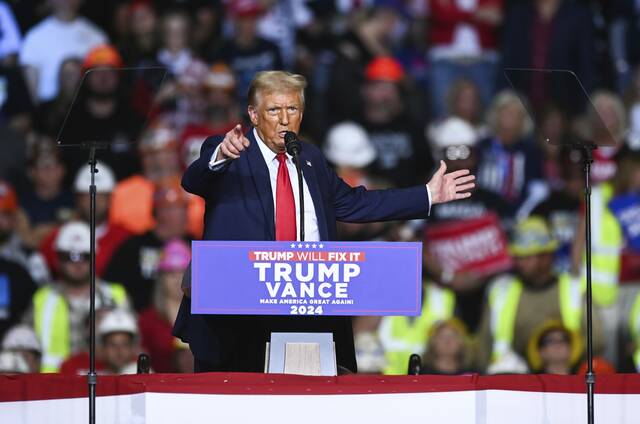 7903050_web1_ptr-Trump014-110524