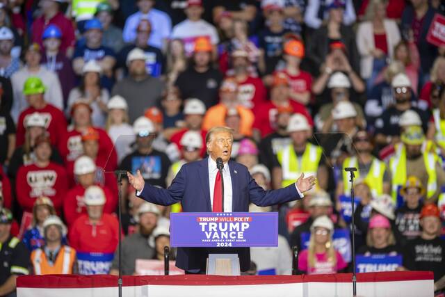 7904095_web1_ptr-TrumpLive10