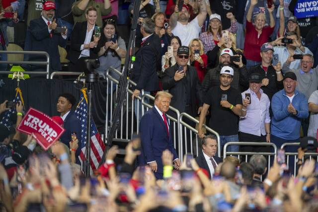 7904095_web1_ptr-TrumpLive2