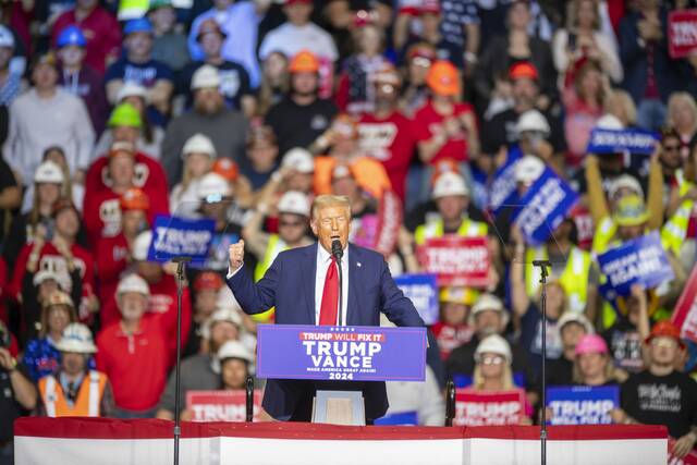 7904095_web1_ptr-TrumpLive7