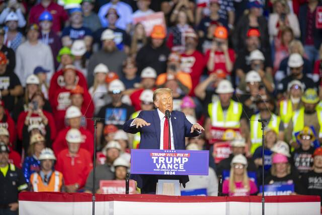 7904095_web1_ptr-TrumpLive8