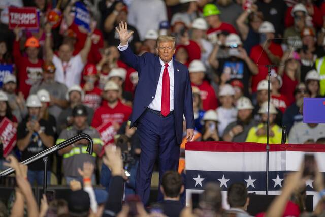 7905621_web1_ptr-TrumpLive19
