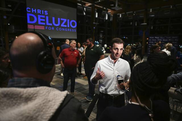 7906833_web1_ptr-ELEX17House001-110624