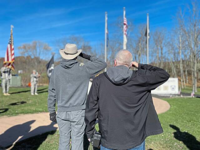 7911598_web1_vnd-veteransgroups02-111124