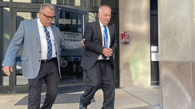 7914764_web1_gtr-attorneyarrest3