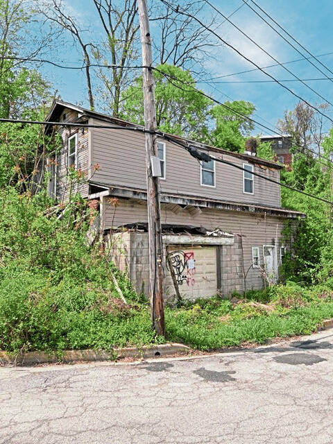 7919646_web1_gtr-Blight233-North-5th-Jeannette