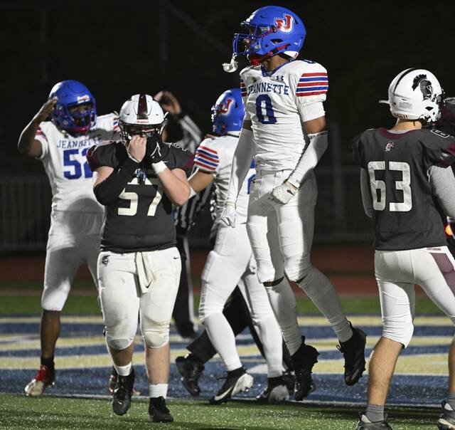 Westmoreland high school football notebook: Upstart Jeannette takes cue from basketball team