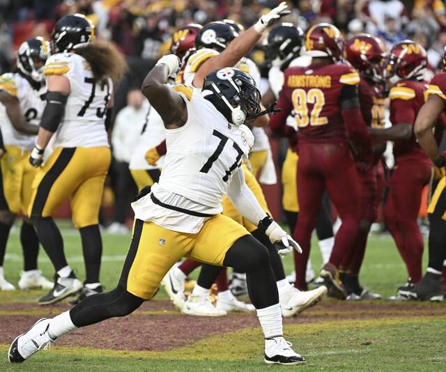 7924001_web1_ptr-SteelersCam05-111124