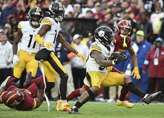 7925918_web1_ptr-SteelersCom17-111124
