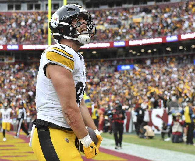 7925918_web1_ptr-SteelersCom19-111124