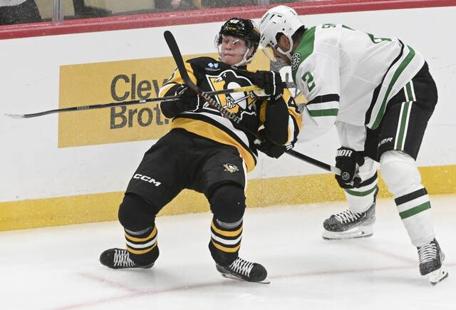 7926478_web1_ptr-PensStars11-111224