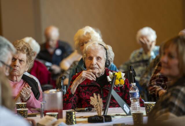 7930554_web1_sew-MasonicSeniors1