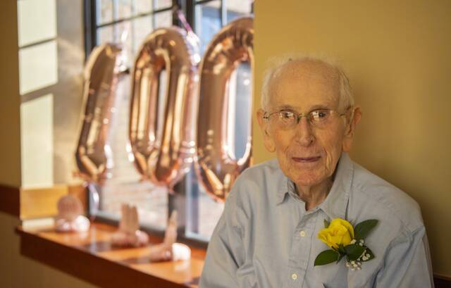 7930554_web1_sew-MasonicSeniors11
