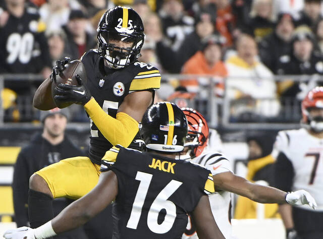 7932098_web1_ptr-SteelersBengals29Web-122423