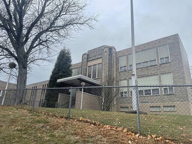 7937477_web1_vnd-colfaxschool