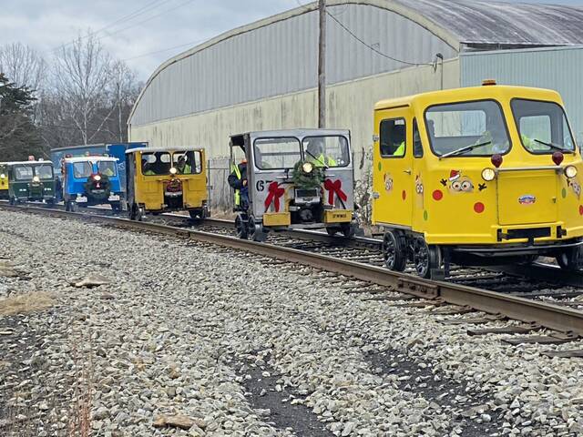 7938915_web1_gtr-railcars3