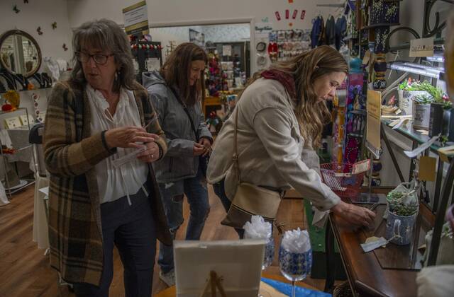 7939081_web1_gtr-lo-ladiesnight11-112424